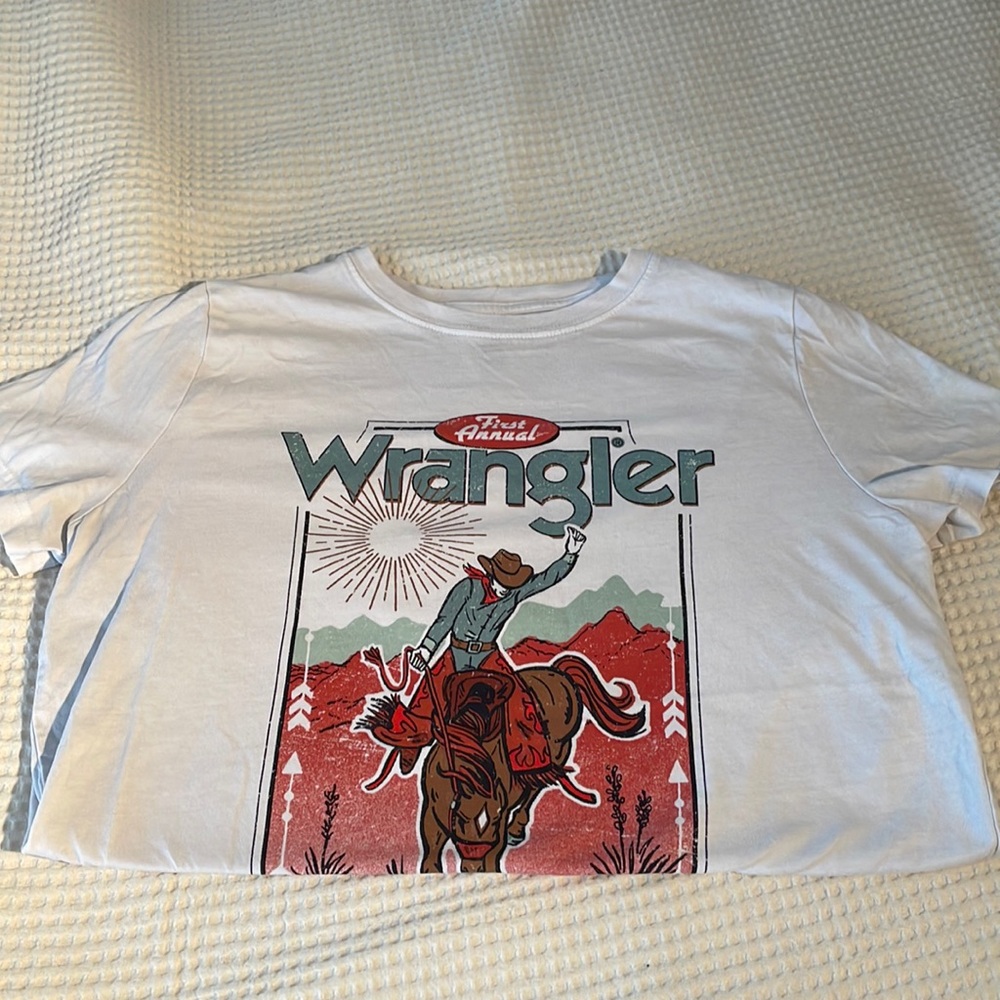Women’s Wrangler T-Shirt Size Small